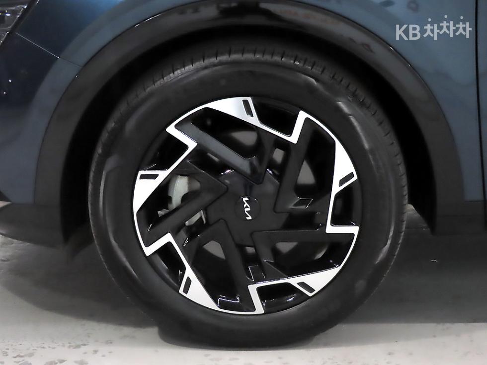 2022 - kia sportage