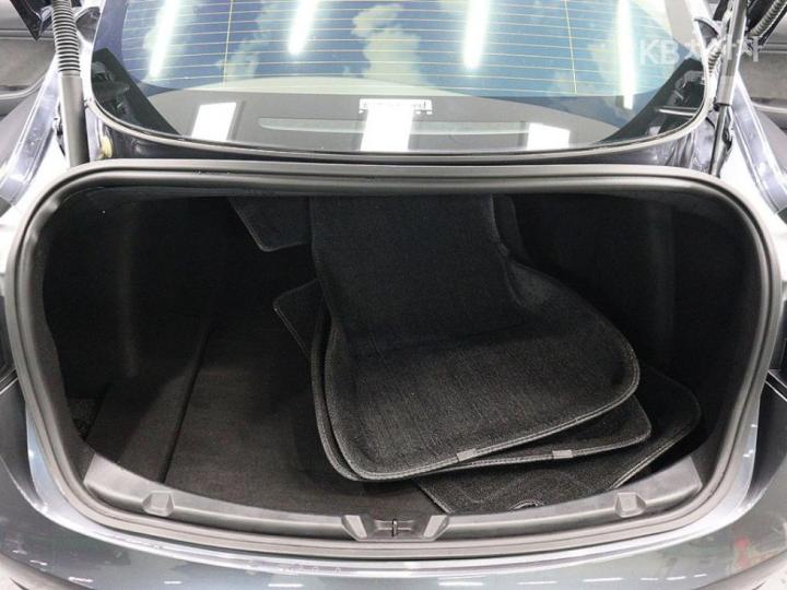 Tesla Model 3 Performance 9