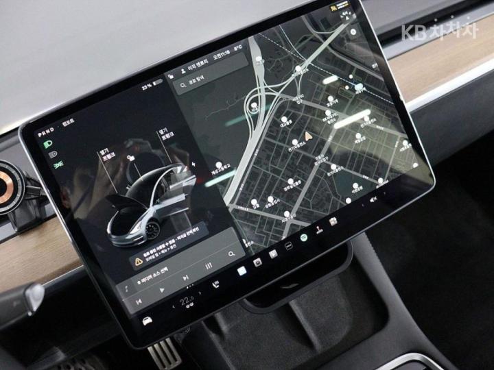 Tesla Model 3 Performance 6