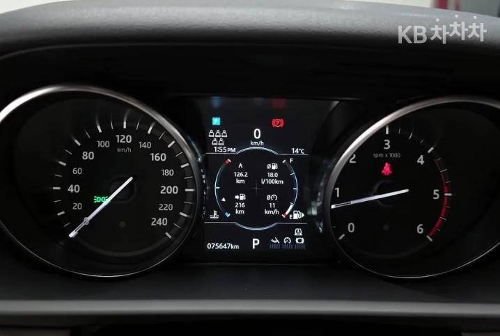 Land Rover Discovery 5 2.0 SD4 SE 6