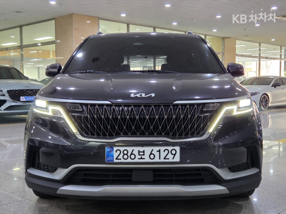 2022 - kia carnival