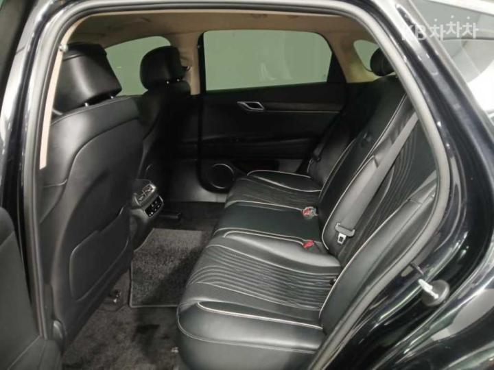 Genesis G80 RG3 2.5 T-GDi AWD 8