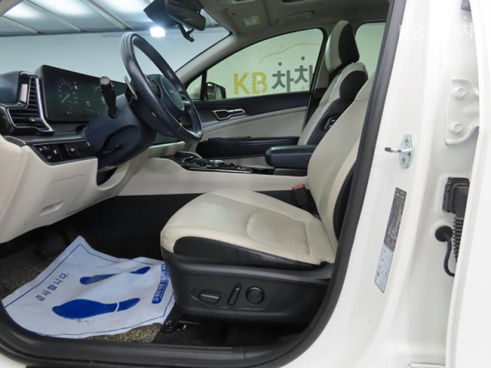 2022 - kia sportage