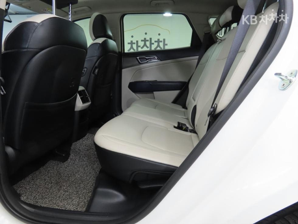 2022 - kia sportage