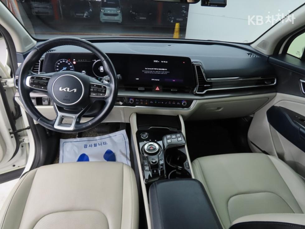 2022 - kia sportage