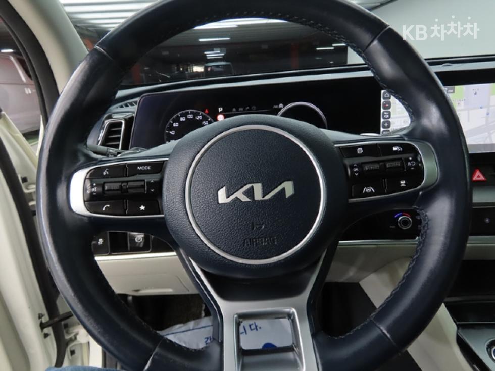 2022 - kia sportage