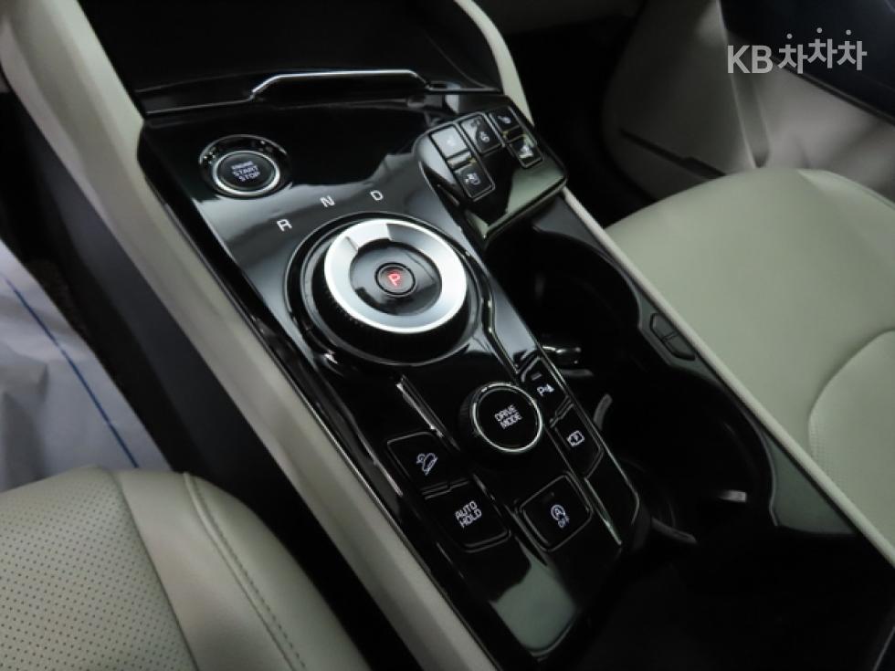 2022 - kia sportage