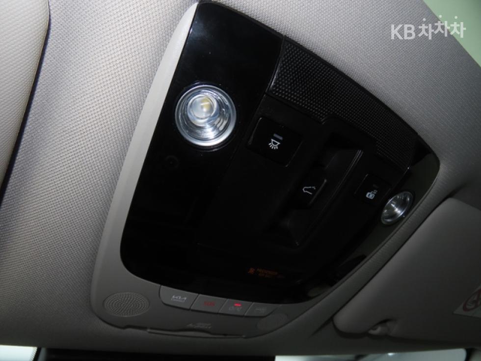 2022 - kia sportage