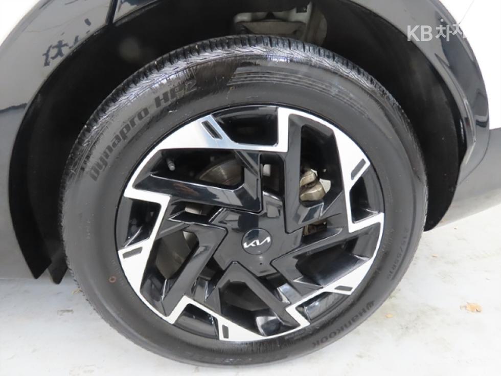 2022 - kia sportage
