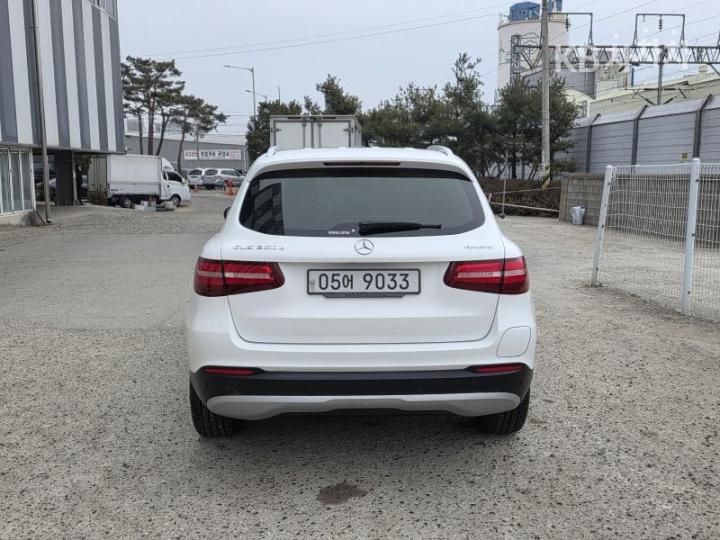 Mercedes-Benz GLC-Class X253 350e 4Matic Premium 6