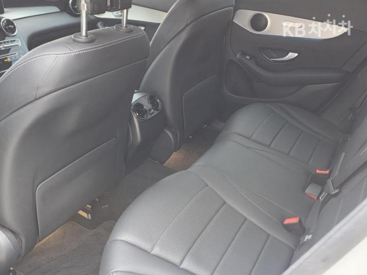 Mercedes-Benz GLC-Class X253 350e 4Matic Premium 8