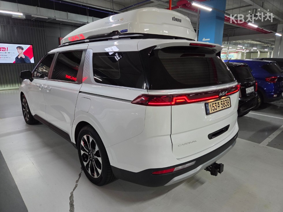 2022 - kia carnival