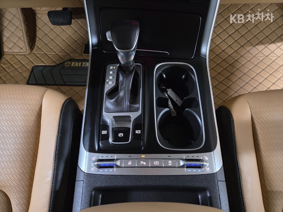 2022 - kia carnival