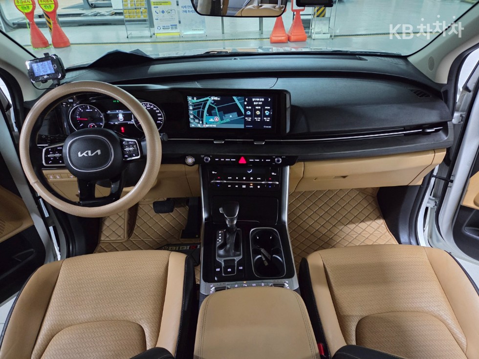 2022 - kia carnival
