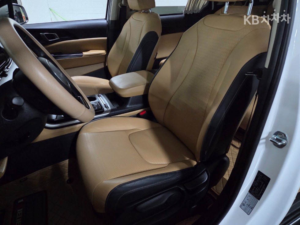 2022 - kia carnival