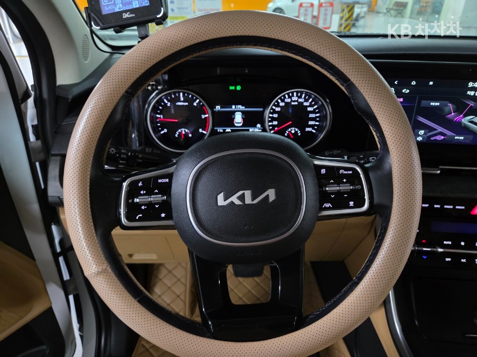 2022 - kia carnival