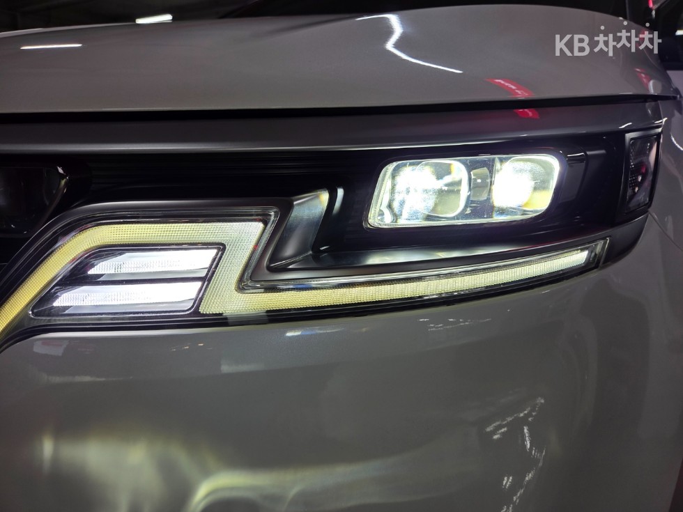 2022 - kia carnival