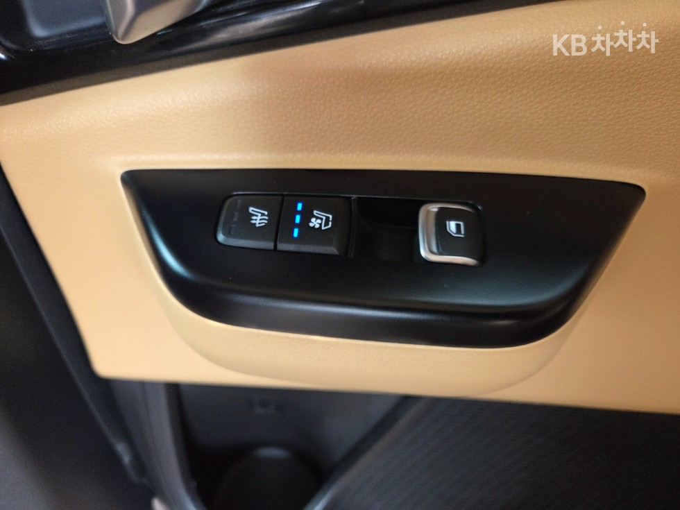 2022 - kia carnival