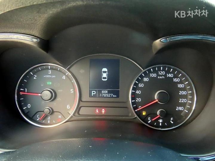 Kia K3 Diesel Luxury 10
