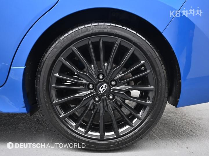 Hyundai Avante AD 1.6 T-GDi Sport Original 6