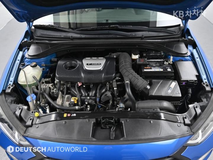 Hyundai Avante AD 1.6 T-GDi Sport Original 7