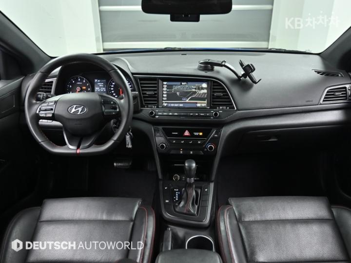 Hyundai Avante AD 1.6 T-GDi Sport Original 8