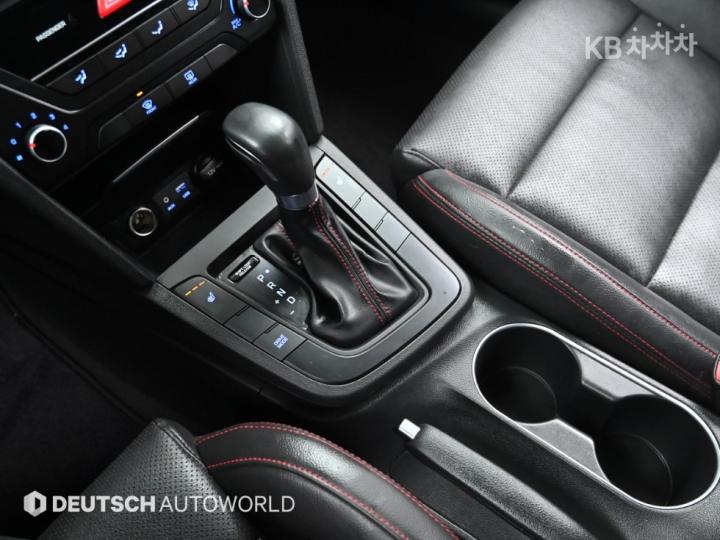 Hyundai Avante AD 1.6 T-GDi Sport Original 10