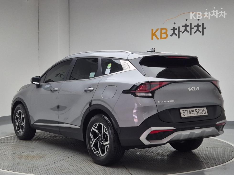 2023 - kia sportage