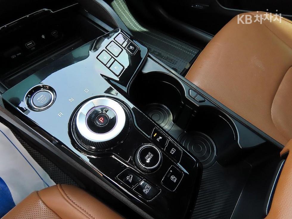 2022 - kia sportage