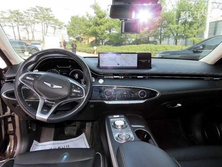 Genesis GV70 ELECTRIFIED EV Base Type 8