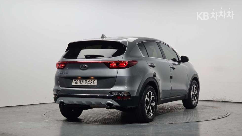2021 - kia sportage