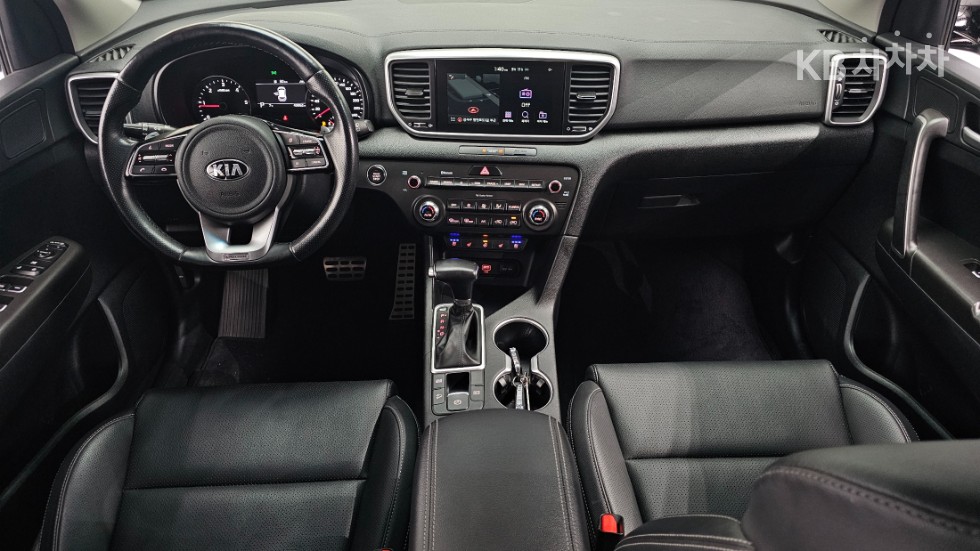 2021 - kia sportage