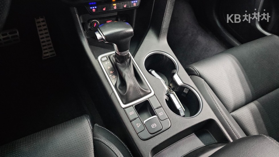 2021 - kia sportage