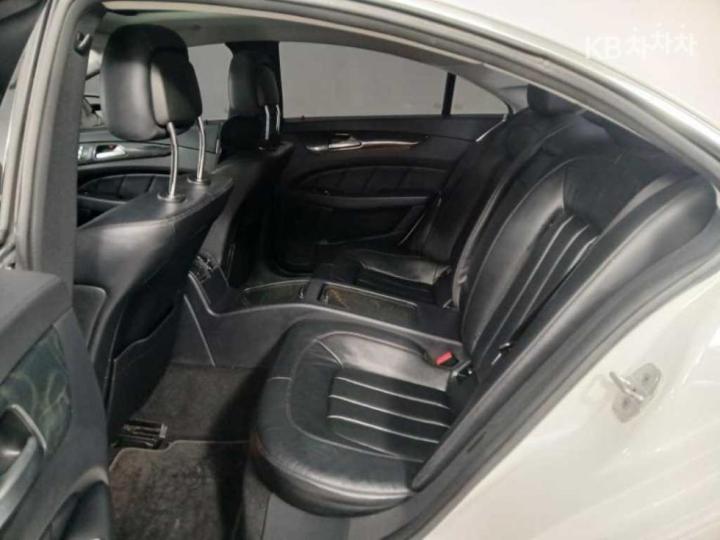 Mercedes-Benz CLS-Class W218 CLS250d 4 Matic W218 8