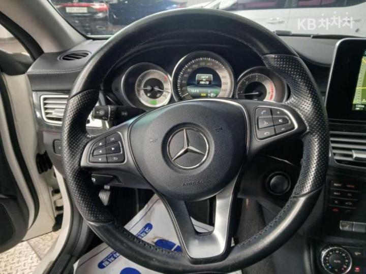 Mercedes-Benz CLS-Class W218 CLS250d 4 Matic W218 9
