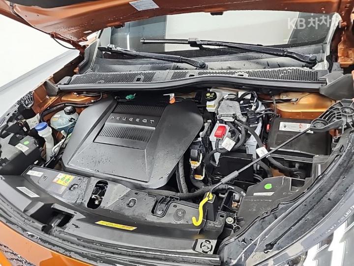 Peugeot 2008 e- GT Line 6