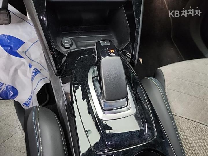 Peugeot 2008 e- GT Line 9