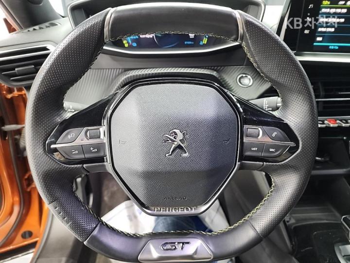 Peugeot 2008 e- GT Line 10