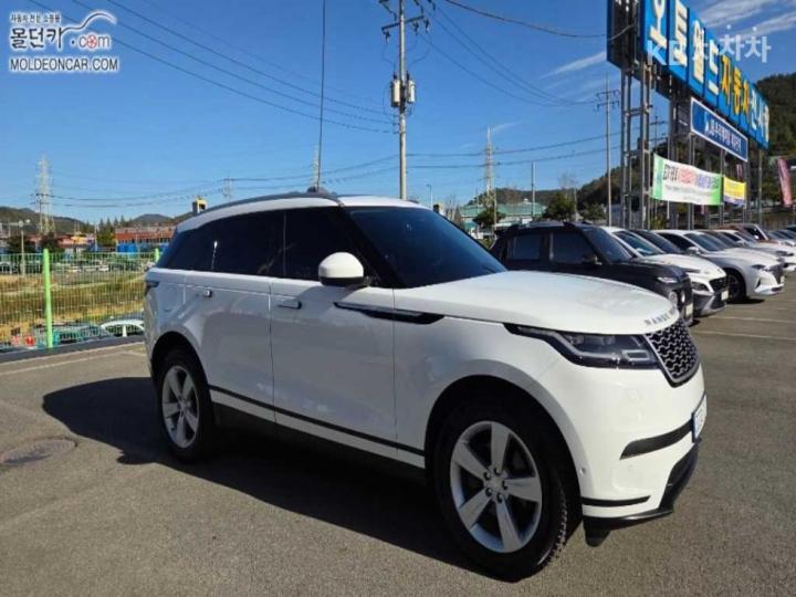 Land Rover Range Rover Velar 2.0 D240 R-Dynamic SE 3