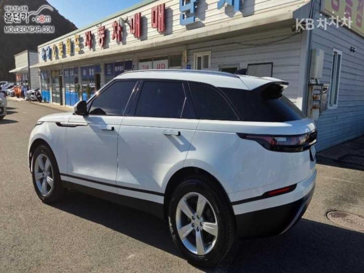 Land Rover Range Rover Velar 2.0 D240 R-Dynamic SE 4