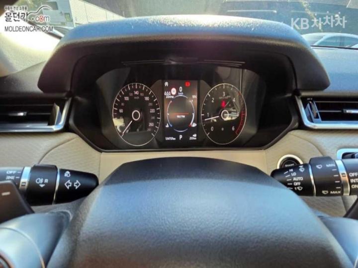 Land Rover Range Rover Velar 2.0 D240 R-Dynamic SE 6