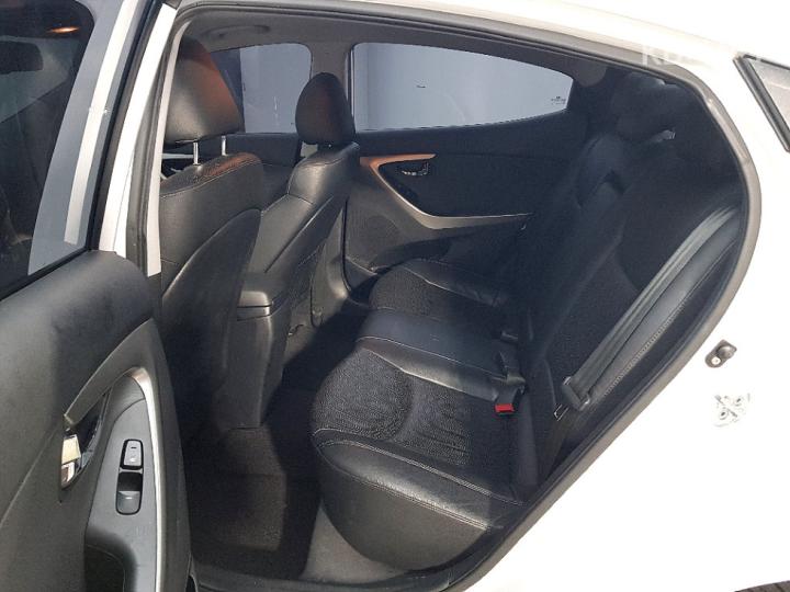 Hyundai Avante MD M16 GDi PREMIER 10