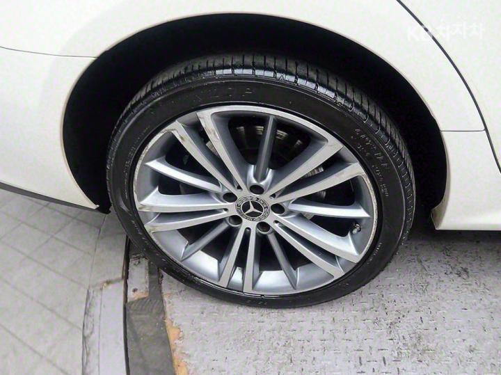 Mercedes-Benz CLS-Class C257 CLS400d 4MATIC Base Type 9