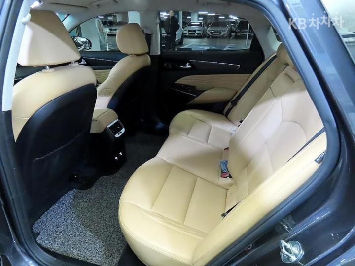 Kia K7 Premier 2.5 GDI X Edition 8