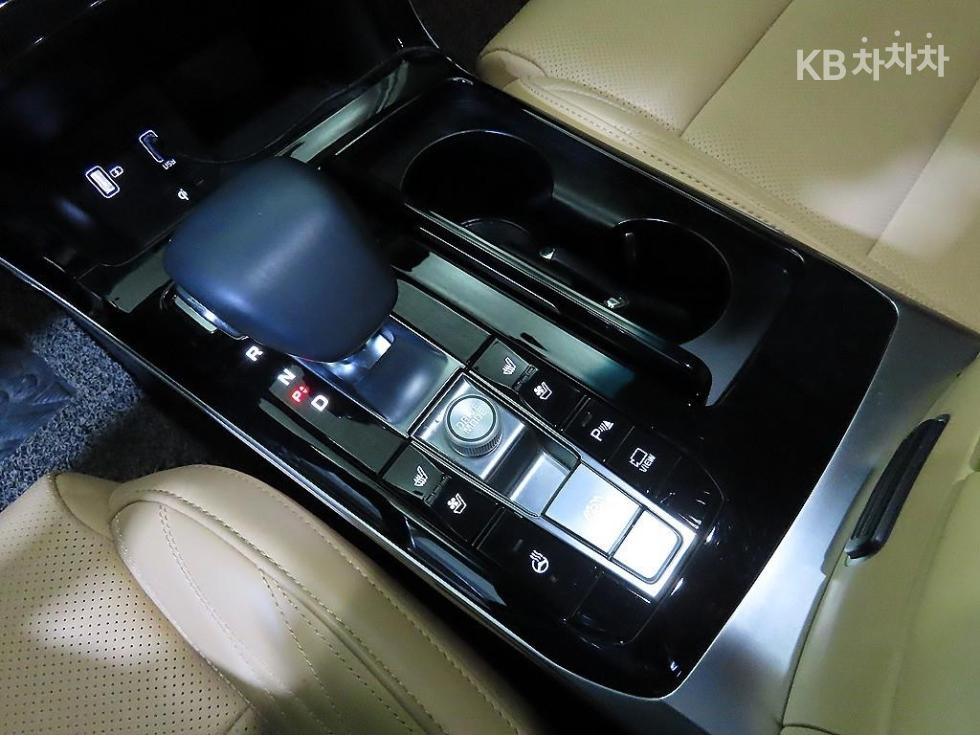 2020 - kia k7