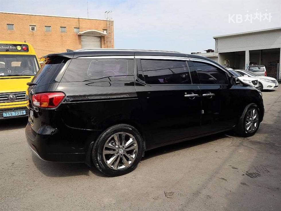 2017 - kia carnival