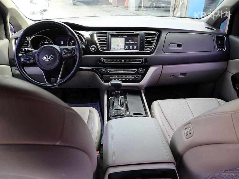2017 - kia carnival