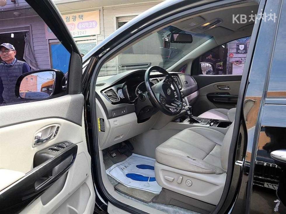 2017 - kia carnival