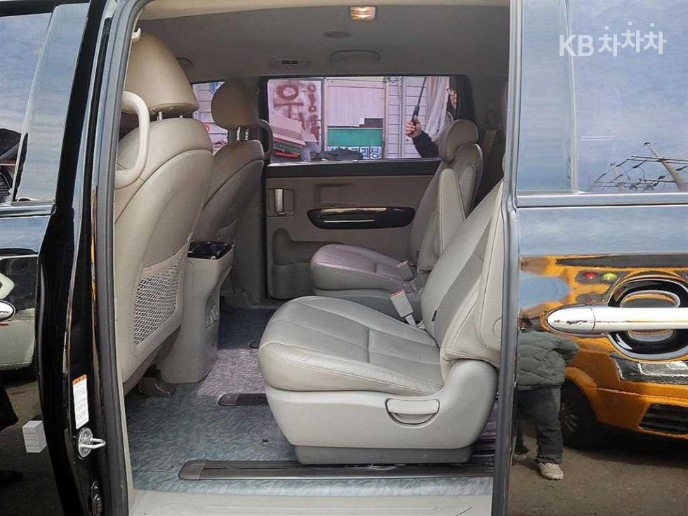 2017 - kia carnival