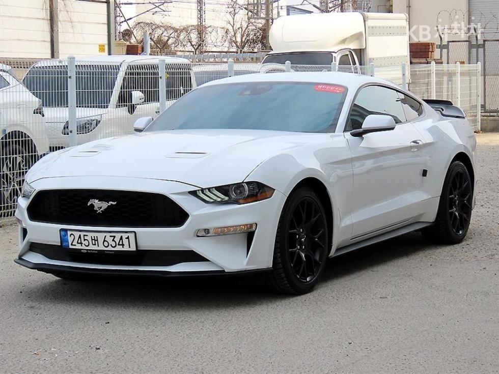 2023 - ford mustang